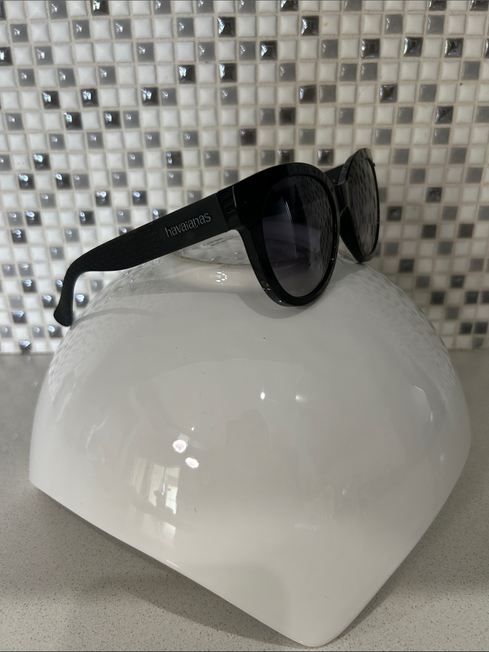 Havaianas Black Round Frame Sunglasses- Women’s